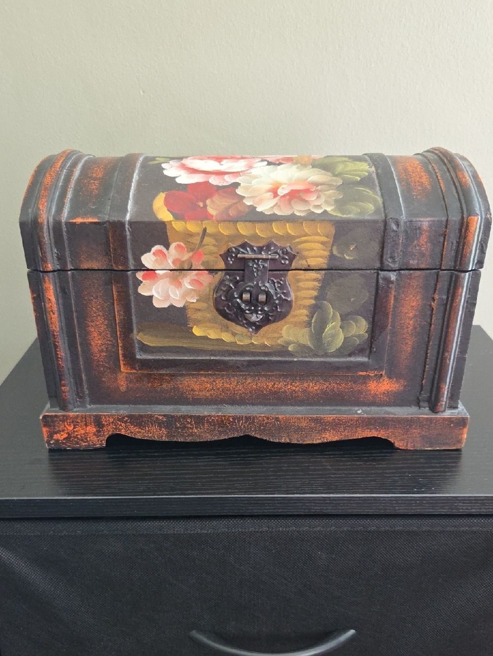 Vintage Hand-Painted Flor  Chest